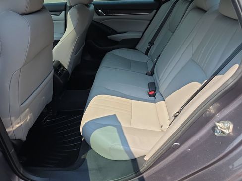 Used 2018 Honda Accord Touring image 25