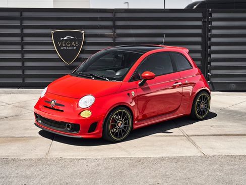 Used 2017 FIAT 500 Abarth w/ Popular Equipment Package FWD image 5