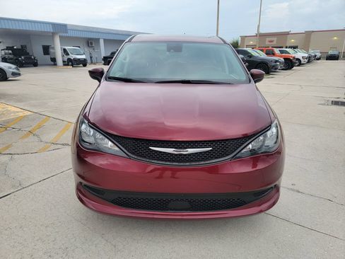 Used 2023 Chrysler Voyager LX FWD image 8