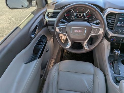 Used 2017 GMC Acadia SLT image 16