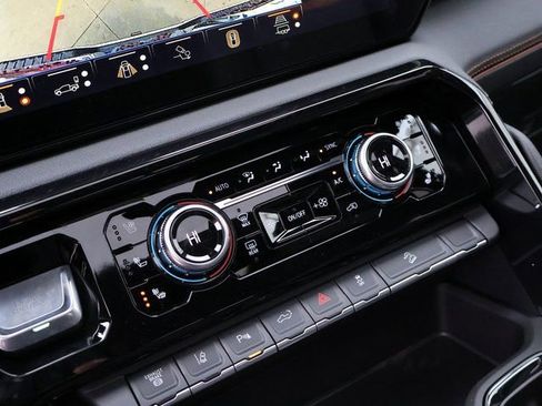 New 2026 GMC Sierra 2500 AT4 w/ AT4 Premium Plus Package AWD/4WD image 30