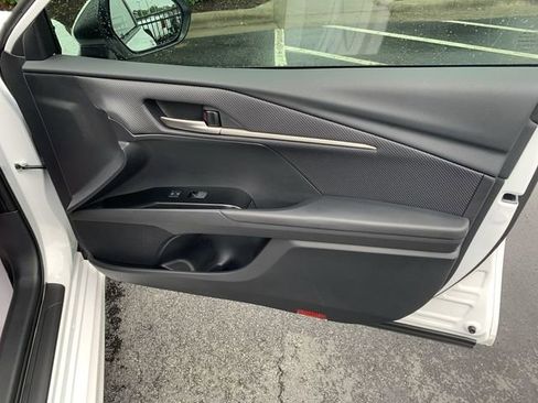 Used 2026 Toyota Camry SE w/ Convenience Package FWD image 13