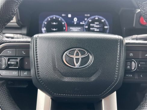Used 2024 Toyota Tacoma TRD Off-Road image 26