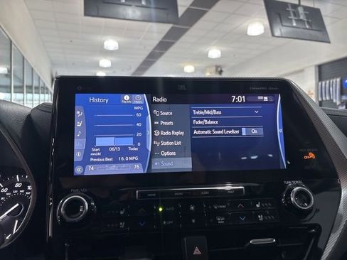 Used 2021 Toyota Highlander Platinum AWD/4WD image 27