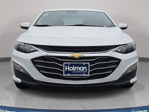 Used 2025 Chevrolet Malibu LT image 2