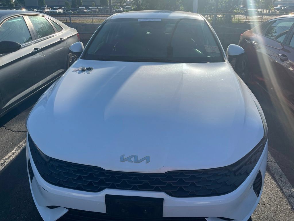 Used 2022 Kia K5 LXS FWD image 2