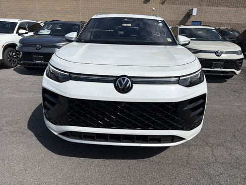 New 2026 Volkswagen Tiguan SEL R-Line AWD/4WD image 3