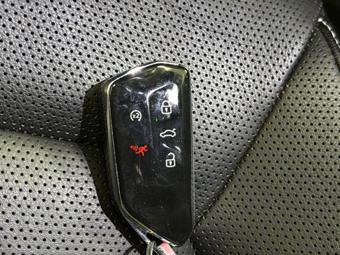 Used 2024 Volkswagen Atlas Cross Sport SEL R-Line AWD/4WD image 21
