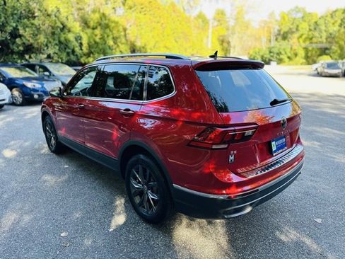 Used 2022 Volkswagen Tiguan SE w/ Panoramic Sunroof Package image 8