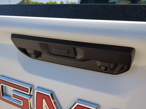 New 2026 GMC Sierra 1500 SLE w/ X31 Off-Road Package AWD/4WD image 26