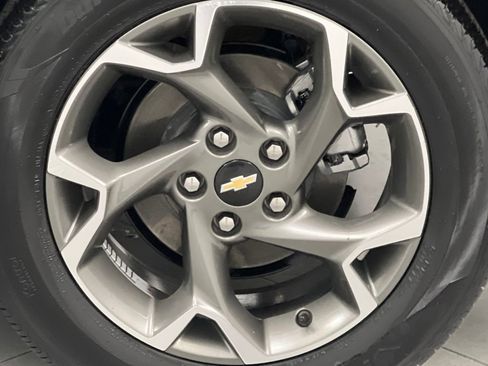 Used 2025 Chevrolet Trax LT w/ LT Convenience Package FWD image 59