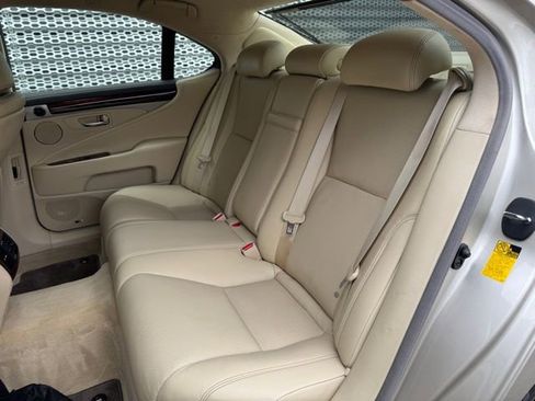 Used 2014 Lexus LS 460 AWD w/ Comfort Package image 12