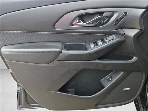 Used 2020 Chevrolet Traverse Premier w/ LPO, Blackout Package AWD/4WD image 17