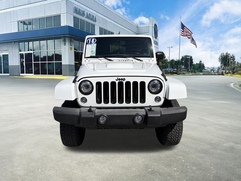Used 2018 Jeep Wrangler Unlimited Sahara image 10
