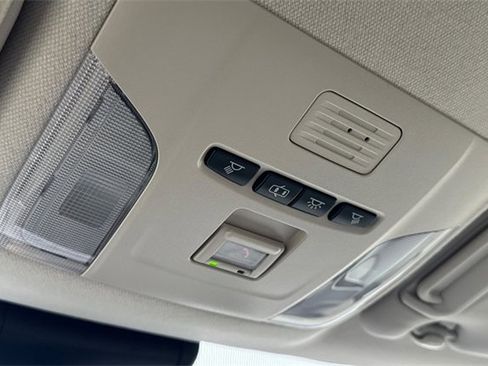 Used 2021 Toyota Corolla LE image 24