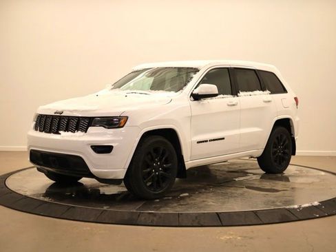 Used 2021 Jeep Grand Cherokee Laredo X image 7