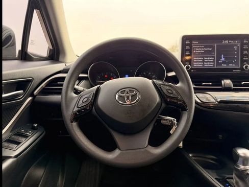Used 2021 Toyota C-HR LE image 17