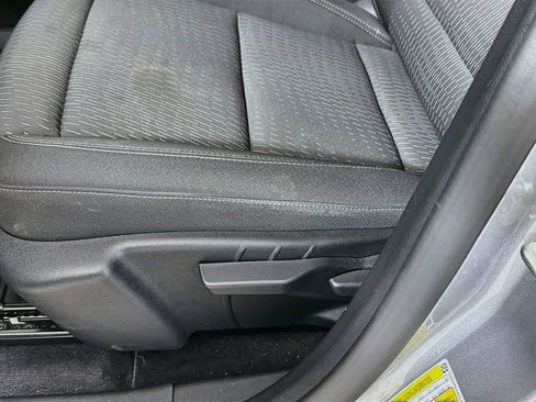 Used 2025 Chevrolet Equinox LT AWD/4WD image 23