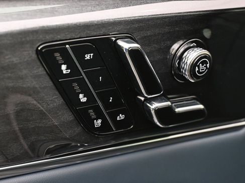 Certified 2025 Cadillac Escalade IQ Sport 2 AWD/4WD image 15