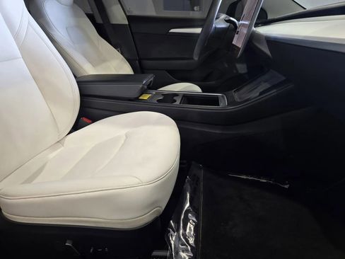 Used 2021 Tesla Model 3 Performance image 7