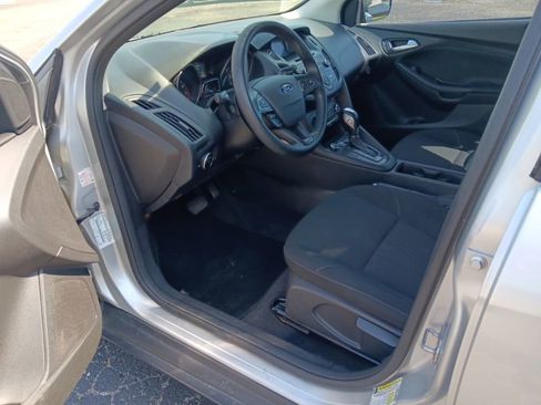 Used 2015 Ford Focus SE FWD image 26