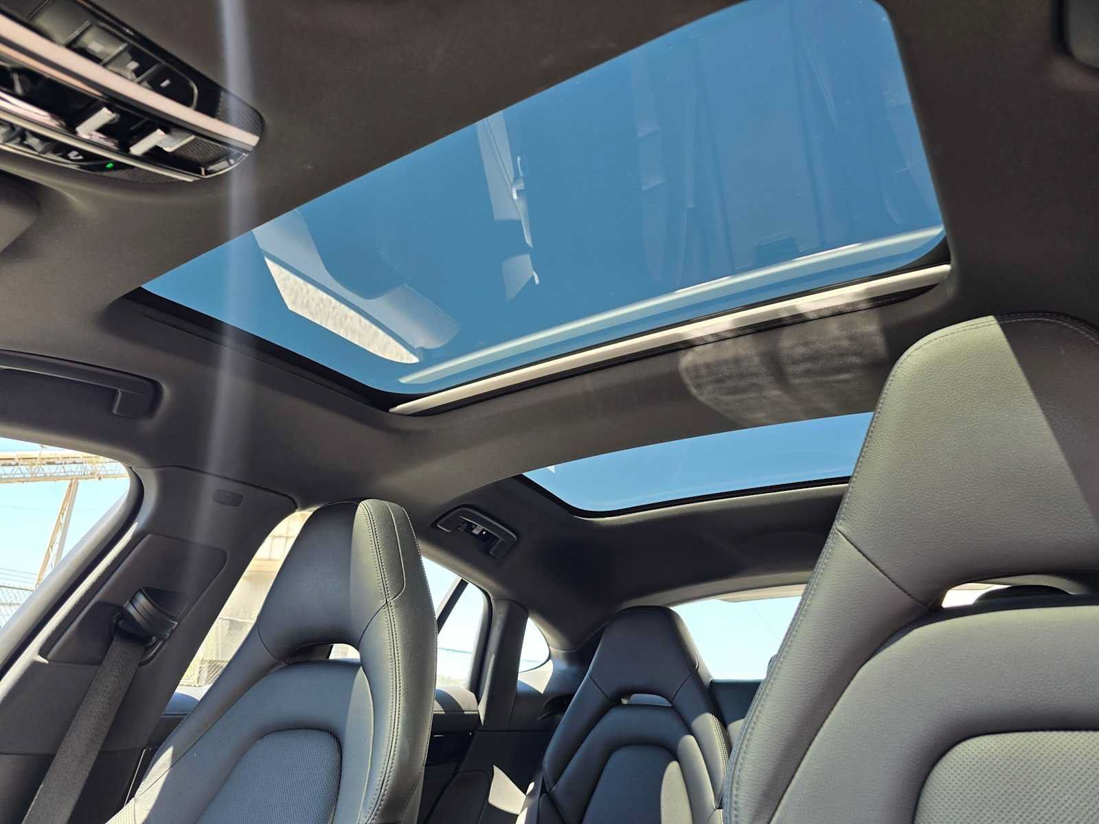 Used 2023 Porsche Panamera RWD image 22