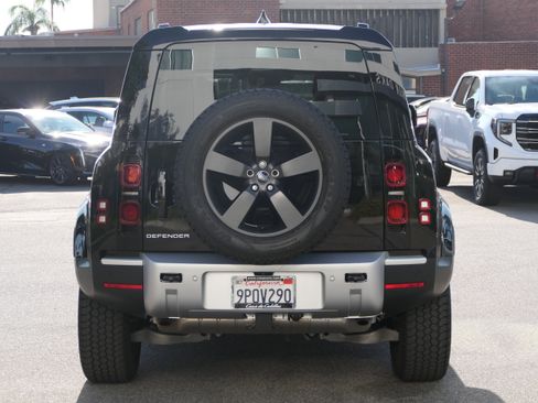Used 2025 Land Rover Defender 110 S AWD/4WD image 4