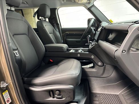 Used 2026 Land Rover Defender 110 S image 33