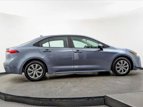 Used 2024 Toyota Corolla LE FWD image 9