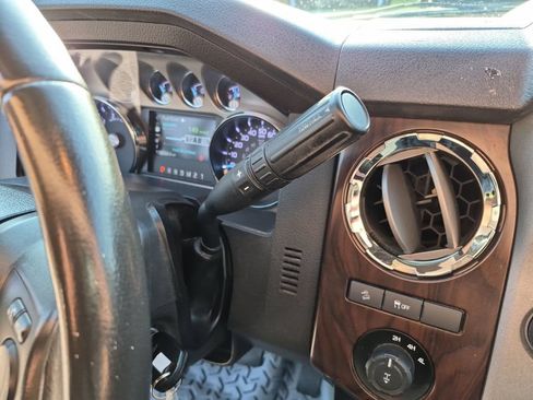 Used 2016 Ford F250 Lariat w/ Lariat Ultimate Package AWD/4WD image 30