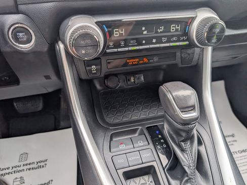 Used 2019 Toyota RAV4 XLE Premium FWD image 30