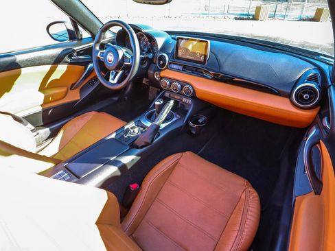 Used 2017 FIAT 124 Spider Lusso RWD image 34