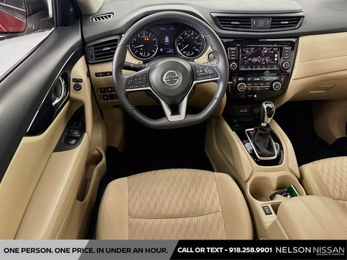 Used 2019 Nissan Rogue SV w/ Premium Package FWD image 22