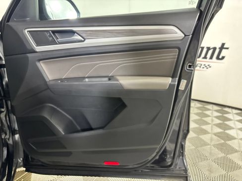Used 2021 Volkswagen Atlas Cross Sport SE AWD/4WD image 29