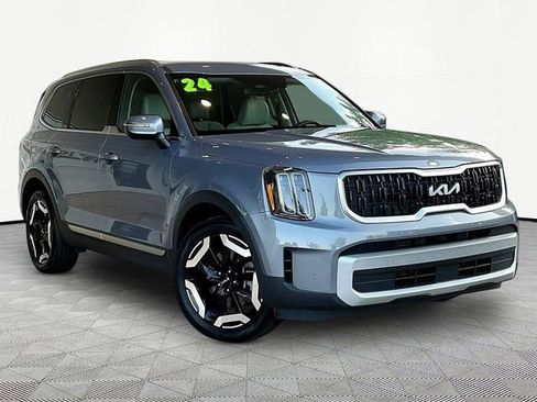 Used 2024 Kia Telluride EX w/ EX Captain's Chair Package AWD/4WD image 12