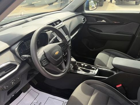 Used 2023 Chevrolet TrailBlazer LT AWD/4WD image 9