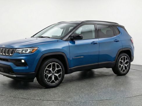 Used 2025 Jeep Compass Limited image 3