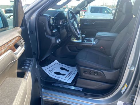 Used 2025 GMC Sierra 1500 Elevation w/ Preferred Package image 24