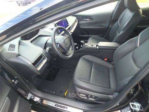 Used 2024 Toyota Prius Limited w/ Limited Premium Package FWD image 13