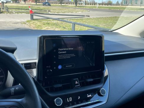 Used 2025 Toyota Corolla LE image 20