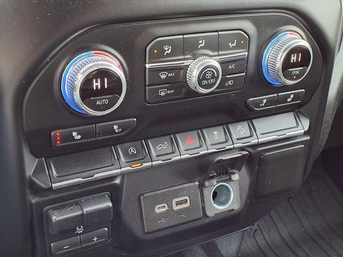 Used 2020 GMC Sierra 1500 SLE w/ SLE Value Package image 13