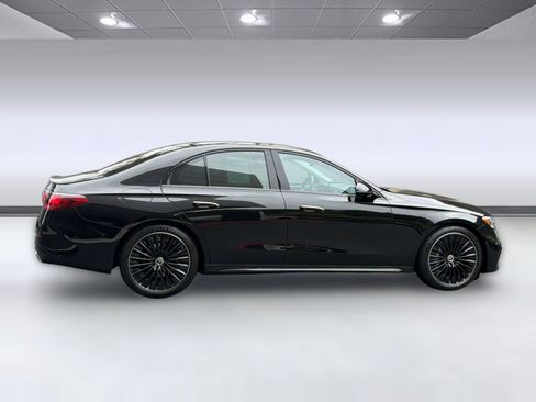 Used 2024 Mercedes-Benz E 350 4MATIC Sedan image 8