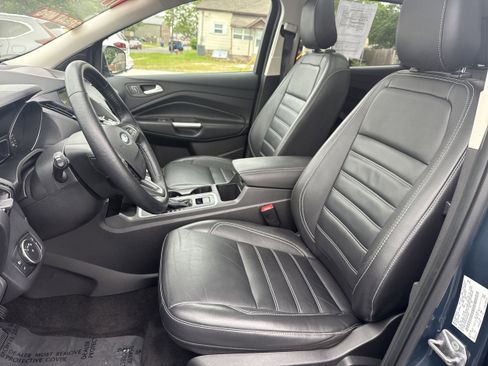 Used 2019 Ford Escape Titanium FWD image 3