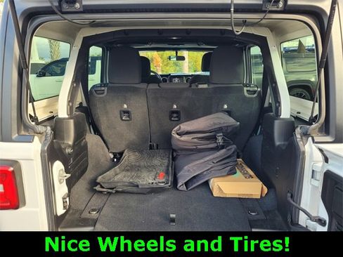 Certified 2018 Jeep Wrangler Unlimited Sport image 17