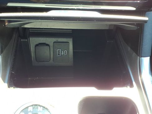 Used 2021 Ford Explorer Limited w/ Hybrid Equipment Group 310A AWD/4WD image 21