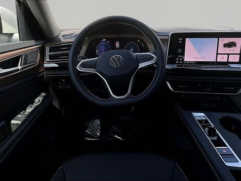 New 2026 Volkswagen Atlas SE image 8