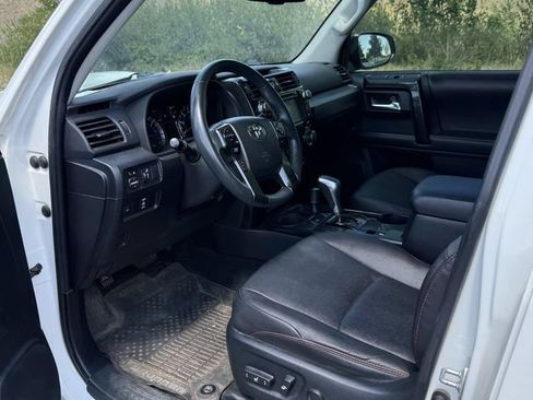 Used 2018 Toyota 4Runner TRD Off-Road Premium w/ TRD Performance Package AWD/4WD image 3