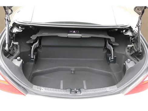 Used 2014 Mercedes-Benz SLK 250 image 19