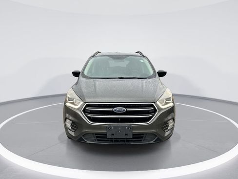 Used 2018 Ford Escape SE w/ SE Sport Appearance Package image 3