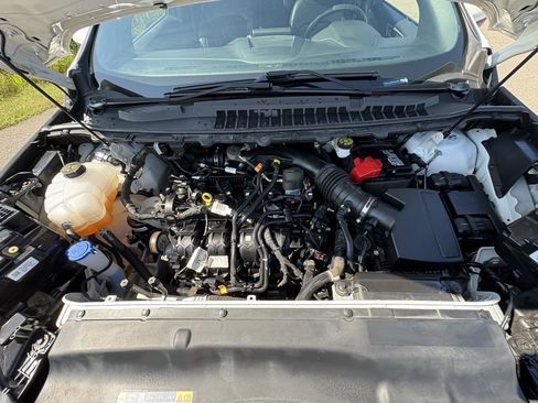 Used 2021 Ford Edge ST-Line image 16